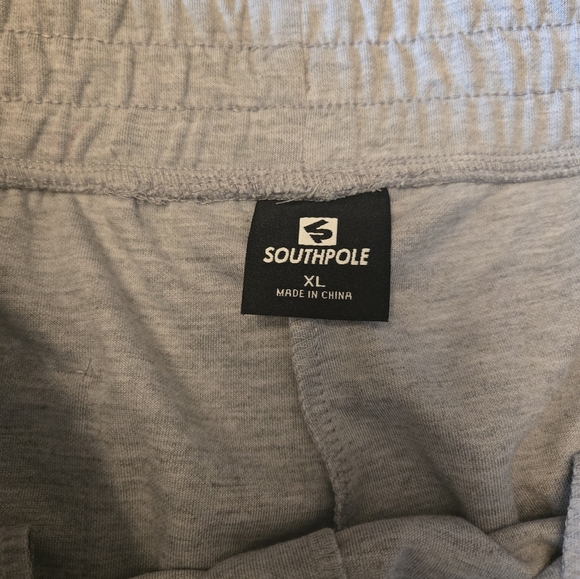 Southpole XL Gray Sweat Shorts Zipper Front Pockets - Picture 4 of 7